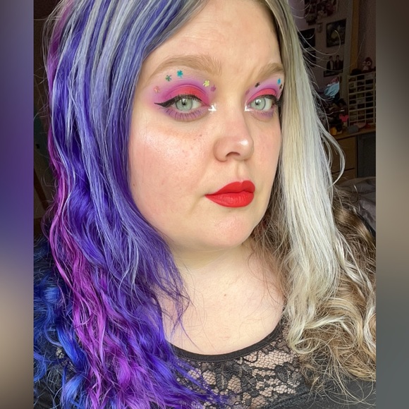 Meet your Posher, Kelsey - Picture 3 of 16